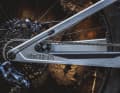 The CNC milled parts and drawn tubes made of 7075 aluminium are bonded together. As there is no need for welding, 7075 tubes with a higher strength than 6061 aluminium, for example, can be used without any problems.