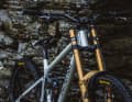The stylish aluminium frame has the Atherton logo on the head tube and makes a very classy impression.
