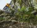 "This junk is hell!" Thomas Genon, alias Tommy G, curves through the rock labyrinth before the road gap. "It gets even more brutal after the gap," says Tommy G.