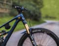 The head tube houses a Fox 36 fork of the highest Factory quality class. Suspension travel: 150 millimetres on all models.