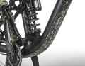 The down tube protection is made of lightweight carbon fibre.