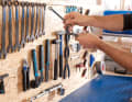 The tools are organised next to each other so that everything is always to hand.