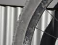 You can't see the 2.3-inch tyres because they are pulled round on the rather narrow rim (25 mm inner width).