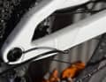 Decathlon has glued many small and large frame protectors to the Rockrider. There is no need to do without protection for the chainstay - but the chain hardly touches the chainstay.