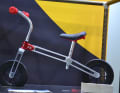 X-mini builds extroverted children's bikes from CNC-milled aluminium. The highlight is that it can be swivelled and adjusted at two points so that it can even be folded up.