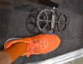 The lines of the pedals are no coincidence. The Dirty Sixer is designed to carry basketball players and other tall people.