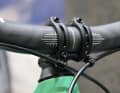 Small clamps that can be mounted on the stem and secure the cables also help to keep things tidy.