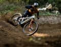 Mit dem neuen Commencal T.E.M.P.O. Power sollen E-Biker durch jedes Gelände pflügen können - egal ob Flow-Piste oder Natur-Trail.
