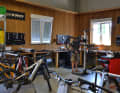 Can also be used at home: The assembly area at Tektro in Haßloch.