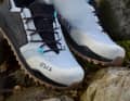 Wasserdicht sind sie dank Goretex Membran. Noch perlt das Wasser sogar auf den Schuhen ab.