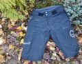 Die fjørå Goretex Pro Shorts von Norrøna sind genauso wasserdicht und atmungsaktiv wie die lange Regenhose.