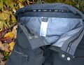 A circumferential silicone band prevents the short rain trousers from slipping - unless the jersey is wet, in which case the silicone also slips over it.