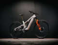 Visually, the new T.E.M.P.O. with its aluminium frame is clearly recognisable as a Commencal Fully. The 400 Wh battery is permanently installed in the down tube and can be extended with a range extender.