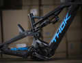 The full carbon frame is designed for 27.5 inches at the rear and 29 inches at the front.
