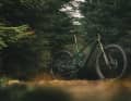 Das Mondraker Zendit soll die krassere Variante des beliebten E-MTBs Crafty sein. Mehr Federweg, mehr Motor-Power, kompromisslosere Auslegung.