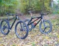 Two dissimilar hardtails with the same carbon DNA: on the left the Ahead The Frame bike from 2024, on the right the Magma M1 from 1994.