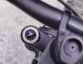 At the centre is the brand new V-Air-Spring, which works with a newly designed, friction-optimised piston architecture. As with the current Fox forks, an elastically mounted piston compensates for manufacturing tolerances and thus reduces friction along the entire spring travel.