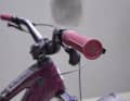The wide grip ends function like a safety net and reliably prevent the handlebars from slipping out of your hand when you are in a relaxed position.