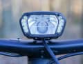 Striking look: In addition to the main reflector, there are 5 LEDs for the daytime running lights on the left and right. When the SL SX is switched on, they switch on at full power.
