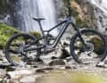 The top model Flux One Pro leaves nothing to be desired: It features Fox Factory suspension with Kashima coating, lightweight carbon wheels from Formula and electronic Shimano XT Di2 gears.