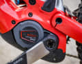 Bosch's CX Race is specially trimmed for racing. The limited power unit is not only slightly lighter, it has also implemented the special race mode. This releases the thrust particularly directly and aggressively and also has a particularly long overrun.