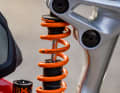 Flo is relatively light at just 60 kilos and therefore relies on the suspension elements to respond finely for maximum traction. She therefore uses a 160 millimetre Fox rear shock with a steel spring and a light spring rate of 300lb/in.