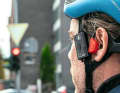 Listening to music while cycling: What should be considered.