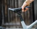 The Aenomaly SwitchGrade, which allows the saddle angle to be adjusted in three positions with a single movement, helps Ines to find the ideal saddle position.