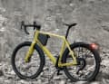 Lemmo verbaut allerdings bei diesem E-Gravelbike nun bessere Komponenten und vor allem...