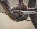 Whyte installs the Bosch unit slightly turned forwards. This means that the motor and the integrated battery are positioned as low as possible in the bike, which enables the centre of gravity to be as low as possible.