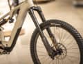 Exclusive deal: Cube equips the top-of-the-range model with the hyped Fox Podium - no other suspension fork in this segment currently offers more absorption capacity and finesse.