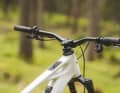 Fits like a glove: The cockpit with a little rise on the Mondraker Sly.