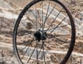 1248 Gramm, inklusive Felgenband und Tubeless-Ventilen, sollen die Cadex Max XC wiegen.