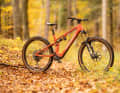 The Megamo Reason CRB 01 weighs 21.4 kg, which is a very impressive figure, but Megamo has to dig deep into its bag of tricks to achieve this: thin-walled tyres, a permanently installed battery and lightweight carbon parts from top to bottom.