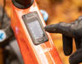 The touch display is easy to read and can be customised. On the Megamo, it can only be operated by touch - which works surprisingly well even in wet and muddy conditions.