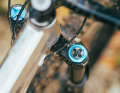 The Fox 38 Performance Elite fork shares its inner workings with the sinfully expensive Factory version. For maximum damping control, the rebound and compression stages are also divided into high and low speed - perfect for those who like to go into every last click detail when setting up.