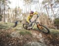 Downhill, the lightweight Crussis is agile and reactive.