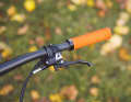 To save energy on long and steep descents, the Sram Code brakes were replaced by Tech4 stoppers from Hope.