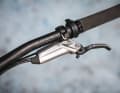 Sram Code Stealth Bronze: The new levers guide the cables close to the handlebars.