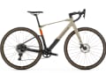 Le Dusty R est livré avec une fourche rigide Steatlh Air Carbon, une transmission SRAM Rival 1x11, des roues MDK-XG1, des pneus Maxxis Rambler EXO 40mm et des composants OnOff.