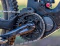 FLOP: Gear ratio - If you want to ride long tours with less motor power and a smaller battery, you need a suitable gear ratio. Storck uses a 38 mm chainring and a small cassette. Far too thick! For mountain tours, 32 t chainrings make sense.