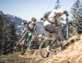 Mit dem Vitus E-Sommet landet das günstigste Bike im Test dank starker Fahreigenschaften ganz vorne.