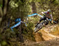 Auf schnellen Downhills wird das schwere  E-MTB für viele Racer zur Herausforderung. Texi ist hier aber  in seinem Element und fährt die viertbeste Zeit ein.