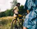 Dans la nouvelle série AllTrack, il est possible de mélanger à volonté les trois tenues Race, Ride et Rout. Il y en a pour tous les goûts, du sportif et étroit au stylé et décontracté.