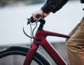 Hidden in the head tube, a 20 millimetre damper ensures riding comfort on the handlebars.