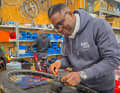 Bei den Training Days werden die neuen Mitarbeiter auch in Fahrradtechnik geschult.