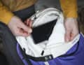 Das Orga-System des Stage ist sorgfältig durchdacht. Es gibt ein gepolstertes Fach für Smartphone oder Brille ...