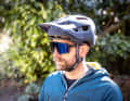 Fizik Kassis heißt der brandneue Trail-Helm der italienischen Marke. Wir haben den Neuling in Labor und Praxis getestet
