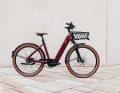 When it comes to the frame, Liv has opted for a low step-through. The upright riding position is achieved via handlebars that curve backwards and an angle-adjustable stem.