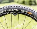 Wide tyres: Schwalbe Magic Mary at the front and Big Betty at the rear, both with Supertrail casing - that's fine. However, we consider 2.6 inch wide tyres to be oversized, especially on the front wheel.